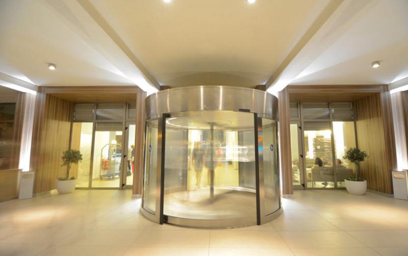 db Seabank lobby