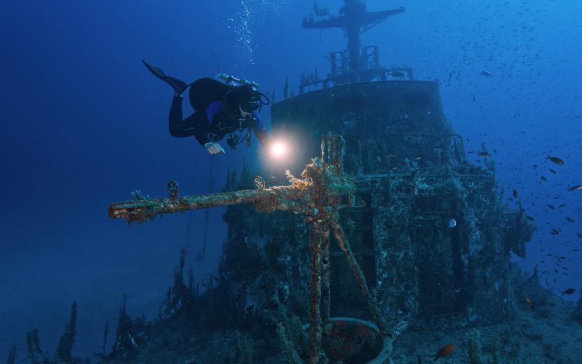 wreck diver