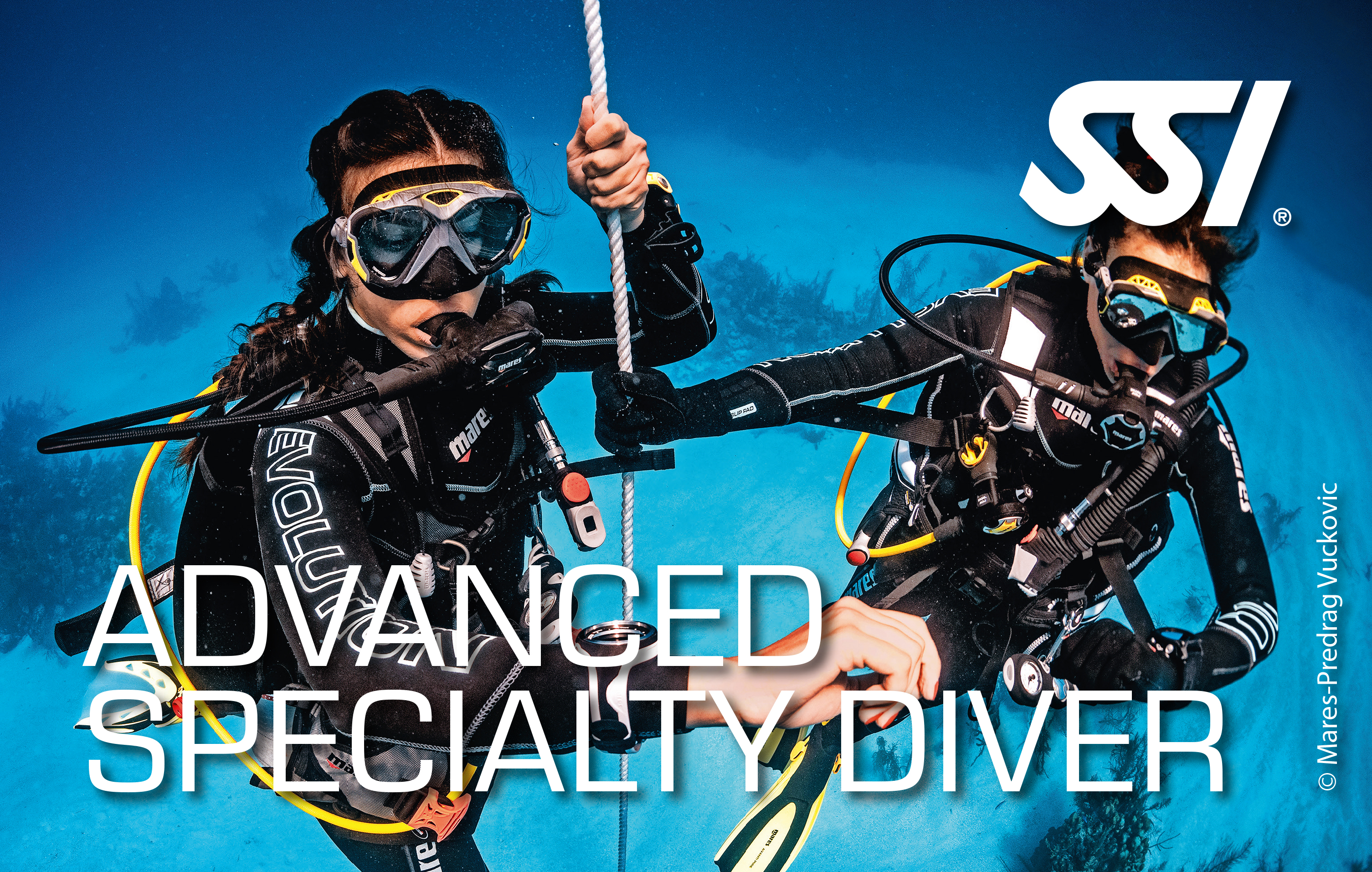 advanced specialty divers enjoying their course